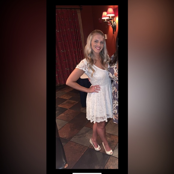 Worn once! Badgley Mischka pumps! - Picture 4 of 4